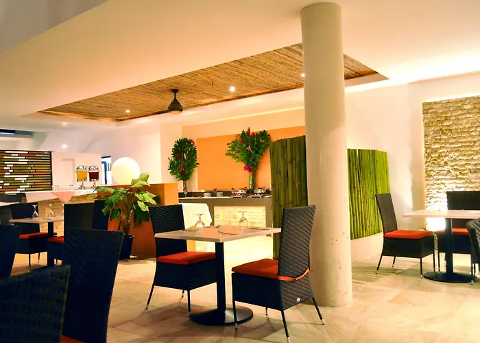 Playa Front Resort 3*